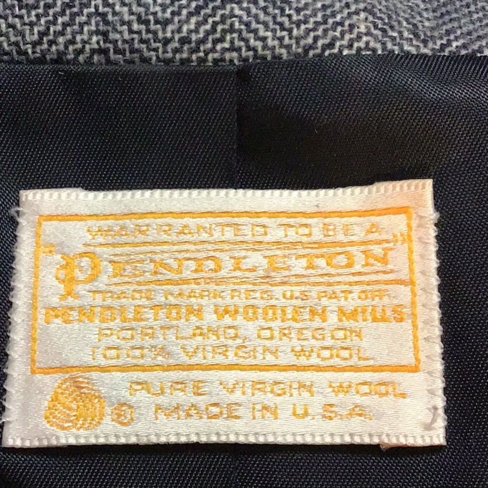 Pendleton suit - Picture 2 of 2